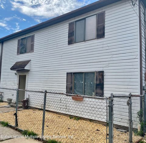 Photo of 144 Marion Street, Staten Island, NY 10310 (MLS # 1163064)