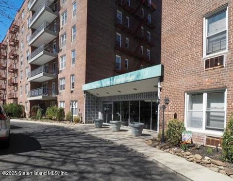 Photo of 55 Austin Place #7d, Staten Island, NY 10304 (MLS # 2505253)