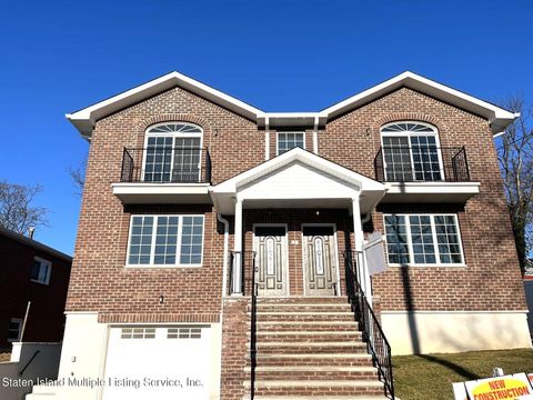 Photo of 37 Creston Place #1, Staten Island, NY 10304 (MLS # 1159533)
