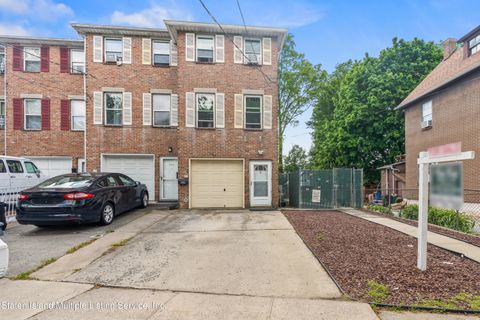 Photo of 328 Taylor Street, Staten Island, NY 10310 (MLS # 1161905)