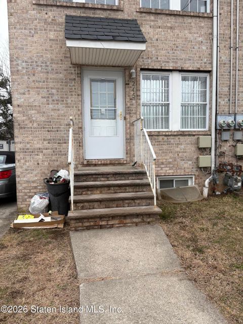 Photo of 245 Livingston Avenue, Staten Island, NY 10314 (MLS # 2600313)