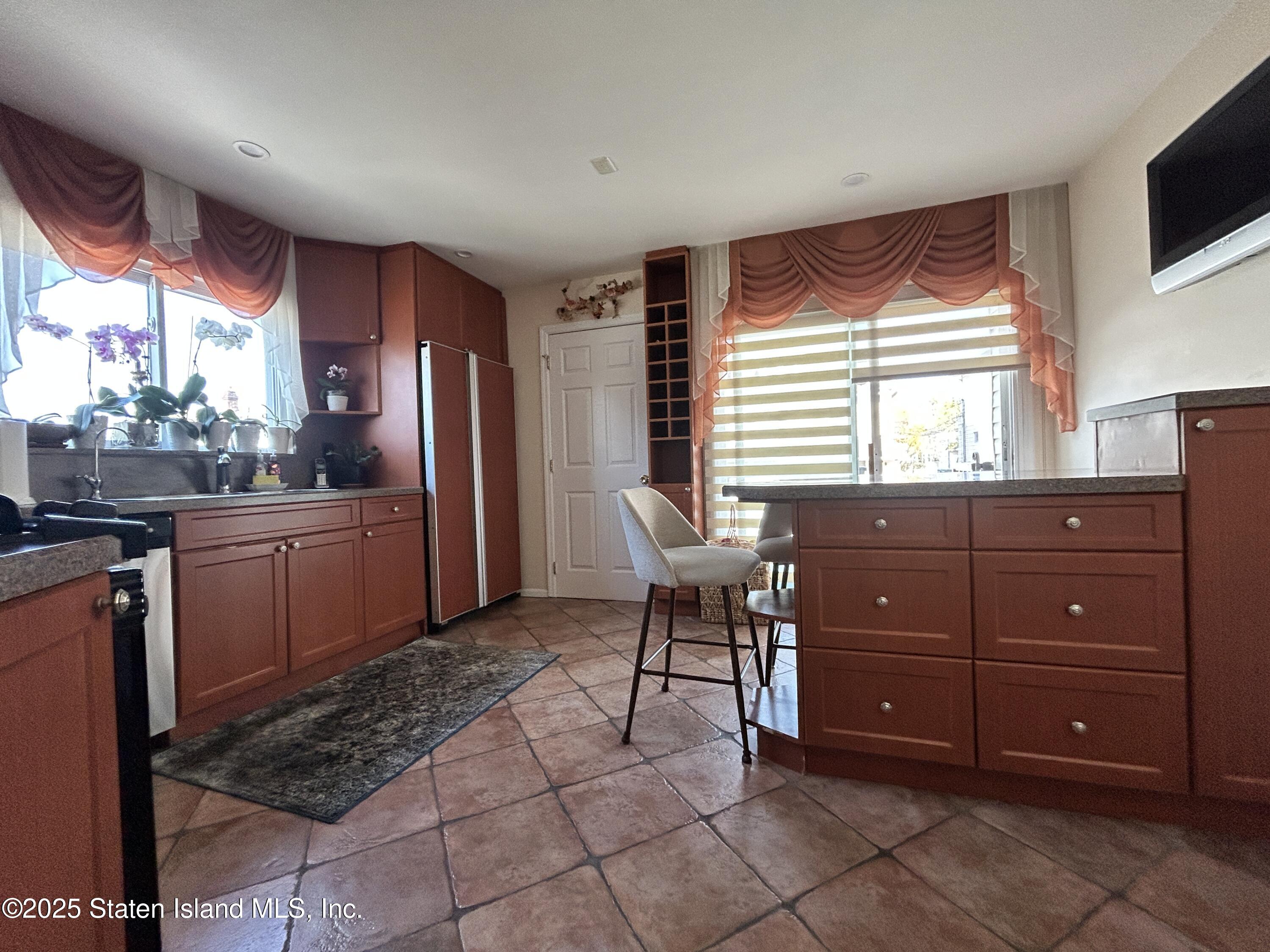 25 Pearsall Street, Staten Island, New York image 8