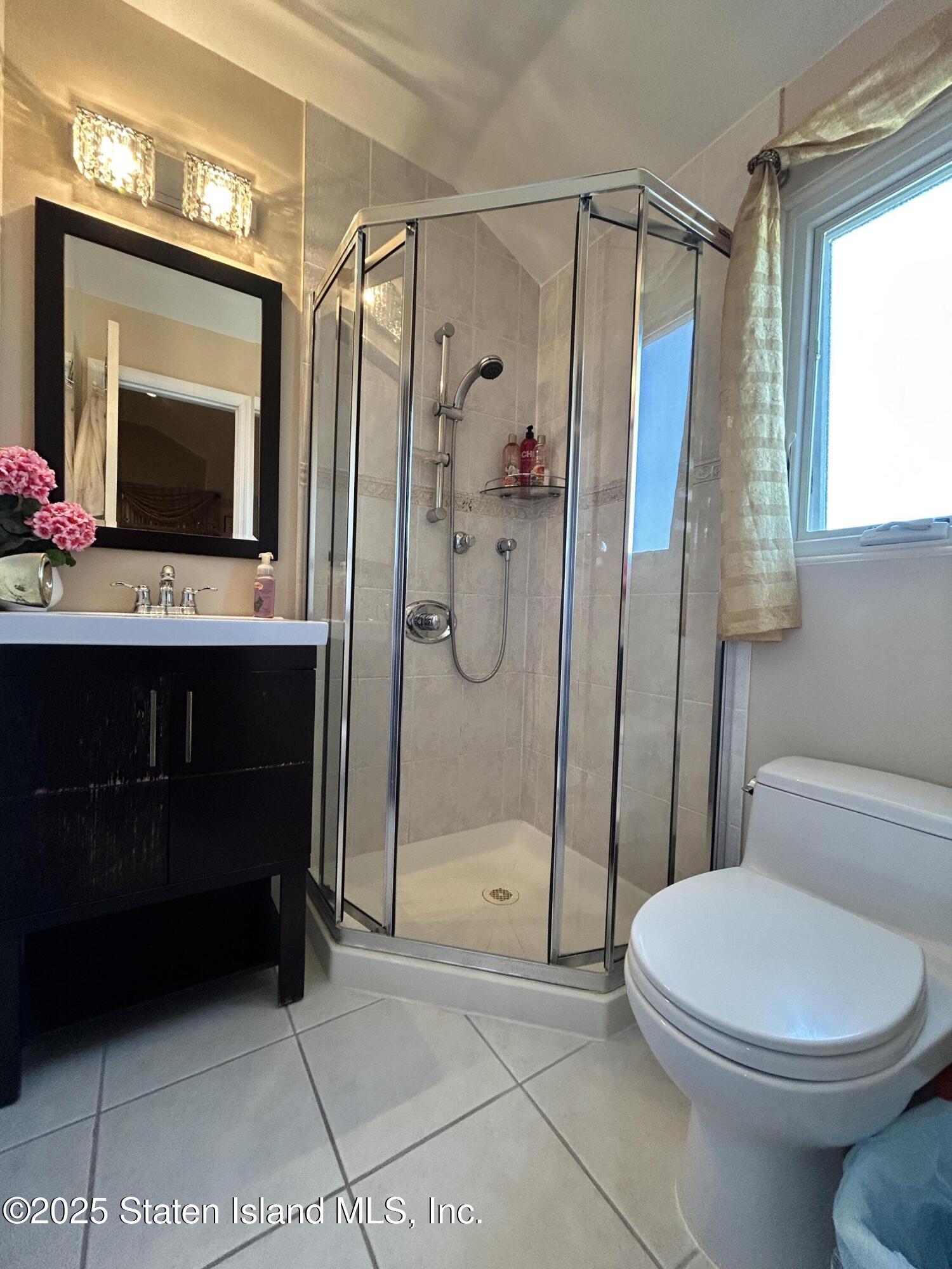 25 Pearsall Street, Staten Island, New York image 13
