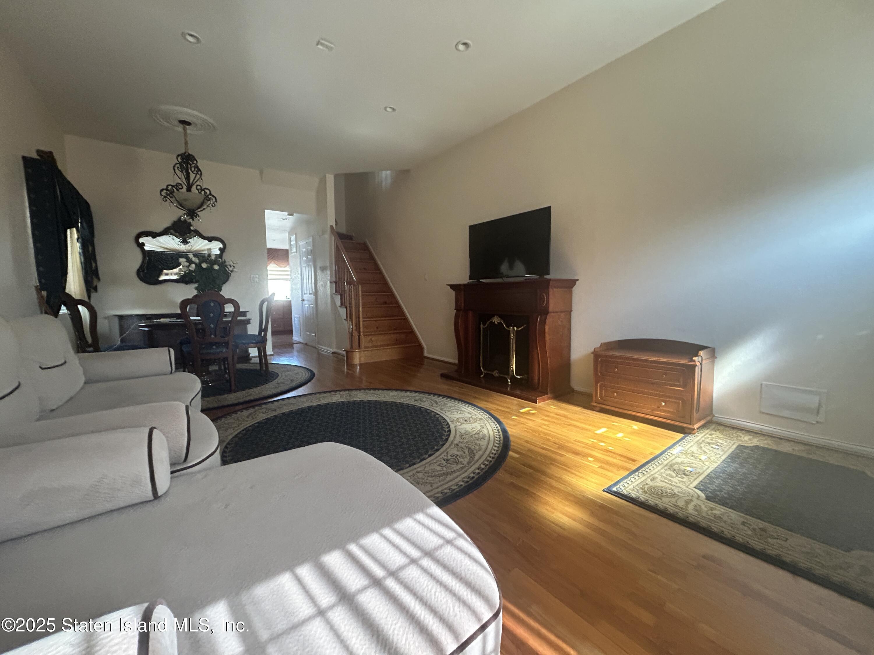 25 Pearsall Street, Staten Island, New York image 4