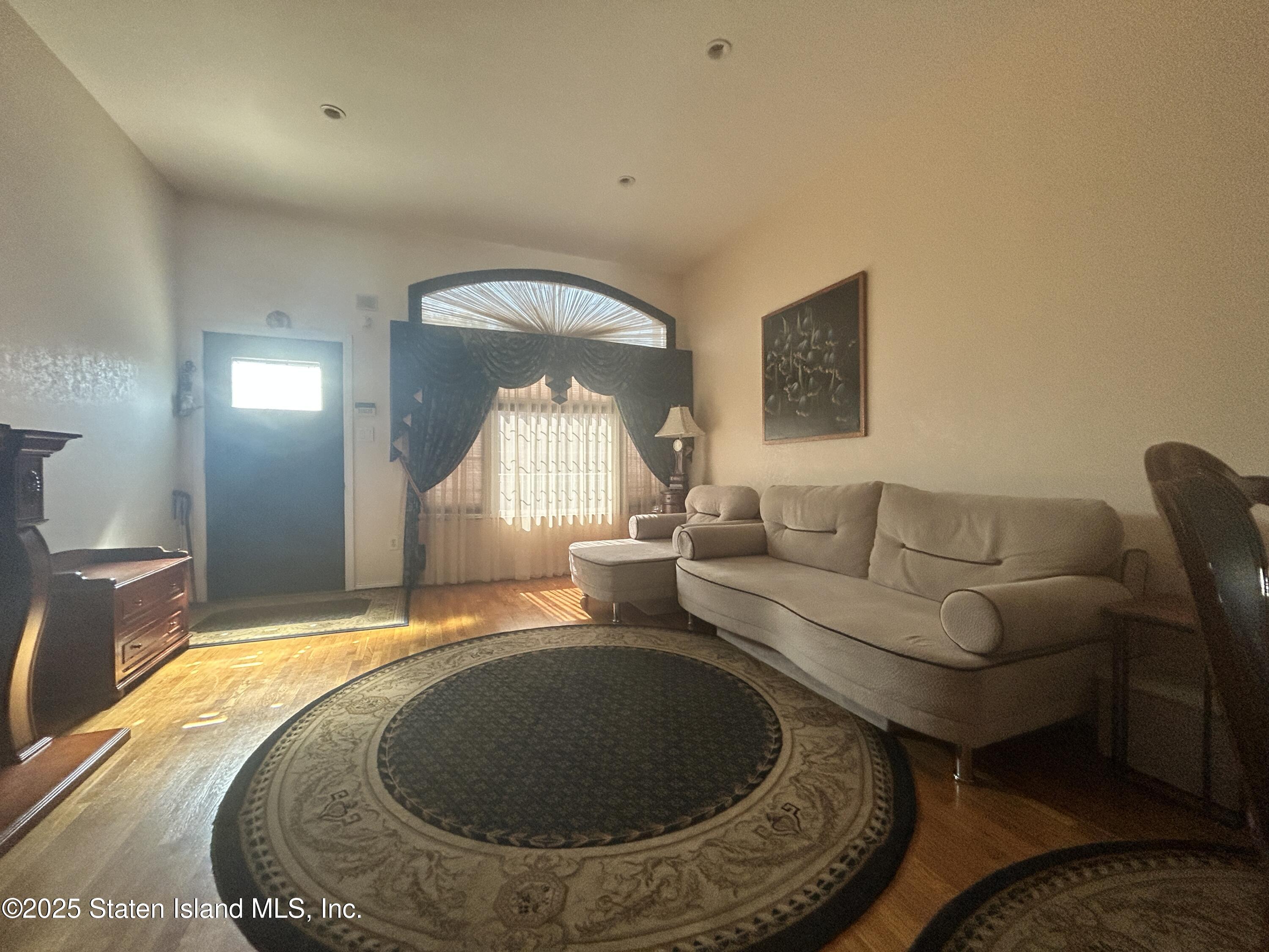 25 Pearsall Street, Staten Island, New York image 5