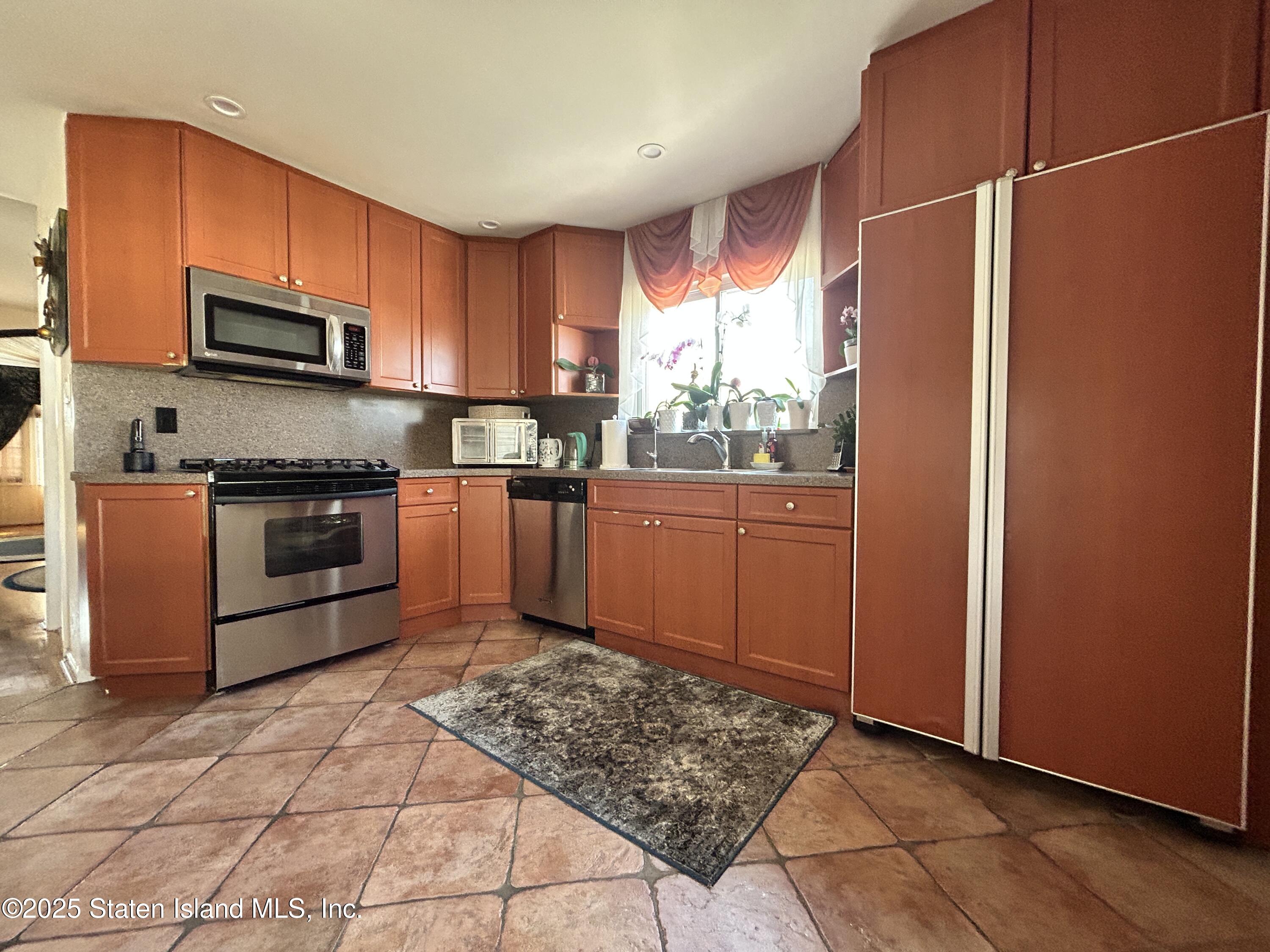 25 Pearsall Street, Staten Island, New York image 10
