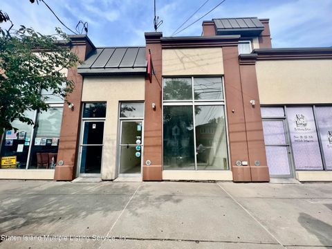 Photo of 15 Maplewood Place, Staten Island, NY 10306 (MLS # 1164138)