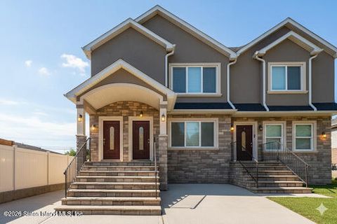 Photo of 109 Gower Street, Staten Island, NY 10314 (MLS # 2600032)