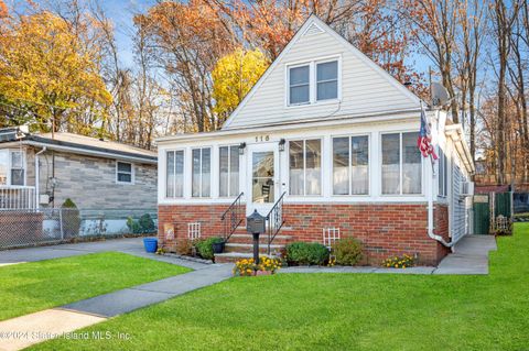 Photo of 116 Wadsworth Avenue, Staten Island, NY 10305 (MLS # 2406530)