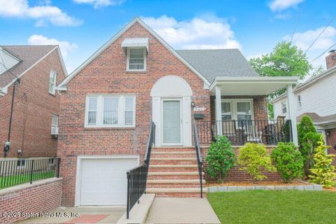 Photo of 160 Westcott Boulevard, Staten Island, NY 10314 (MLS # 2503696)