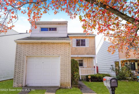 Photo of 68 Carlyle Green, Staten Island, NY 10312 (MLS # 2406216)