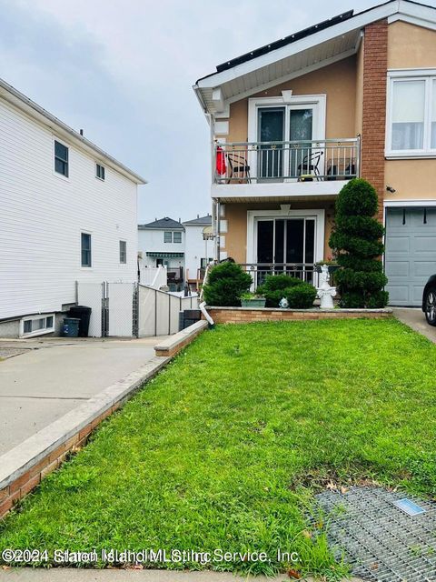 Photo of 270 Brookfield Avenue #1, Staten Island, NY 10308 (MLS # 2404524)