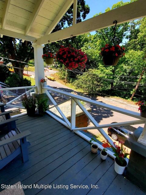 Photo of 252 Stanley Avenue, Staten Island, NY 10301 (MLS # 1155515)