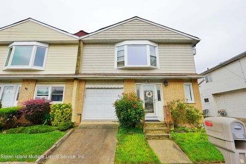 Photo of 47 Ashton Drive, Staten Island, NY 10312 (MLS # 1164406)