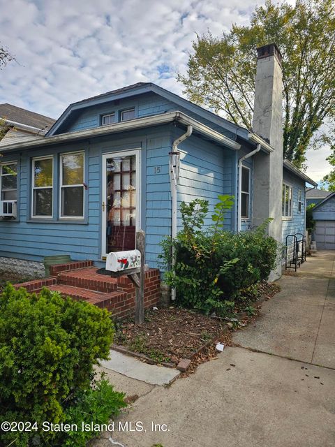 Photo of 15 Satterlee Street, Staten Island, NY 10307 (MLS # 2405193)