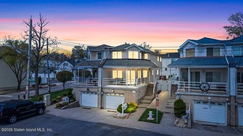 Photo of 125 Mansion Avenue, Staten Island, NY 10308 (MLS # 2601851)