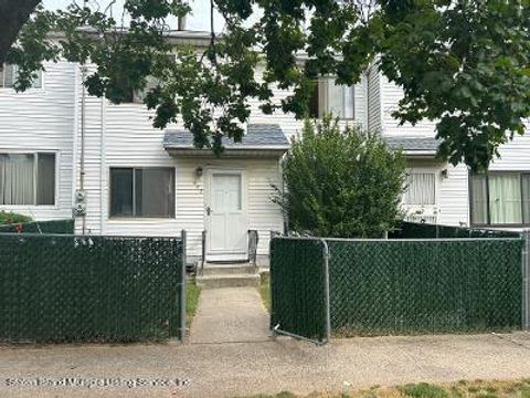 Photo of 689 Elbe Avenue, Staten Island, NY 10304 (MLS # 1162711)