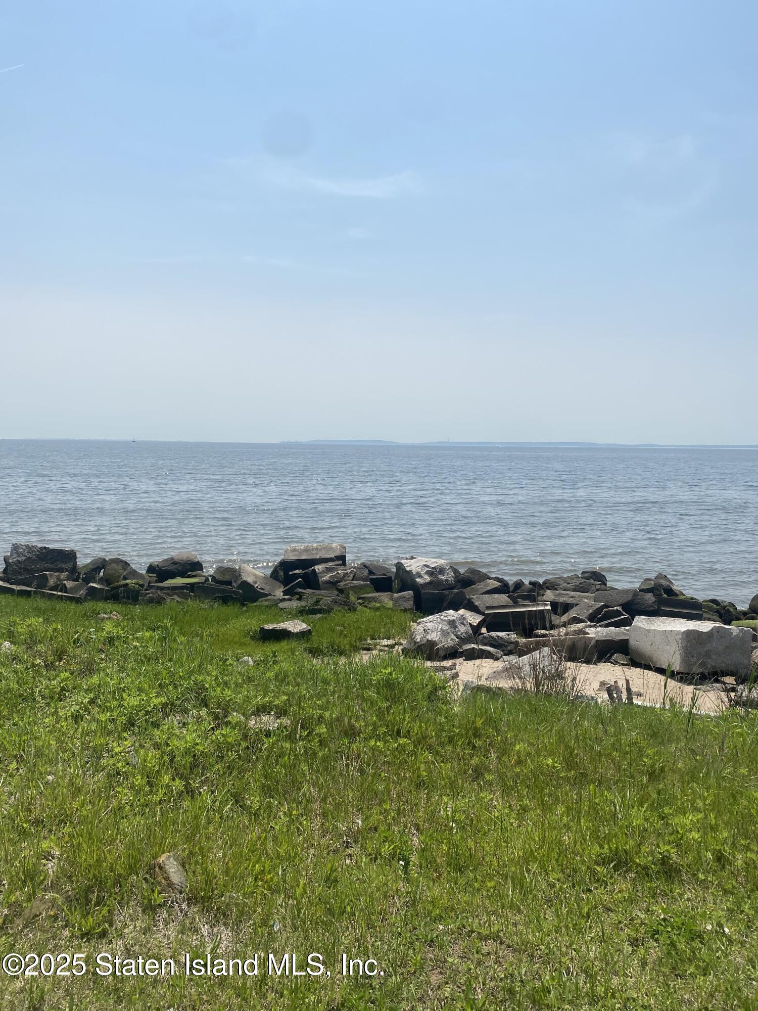533 Tennyson Drive, Staten Island, New York image 5