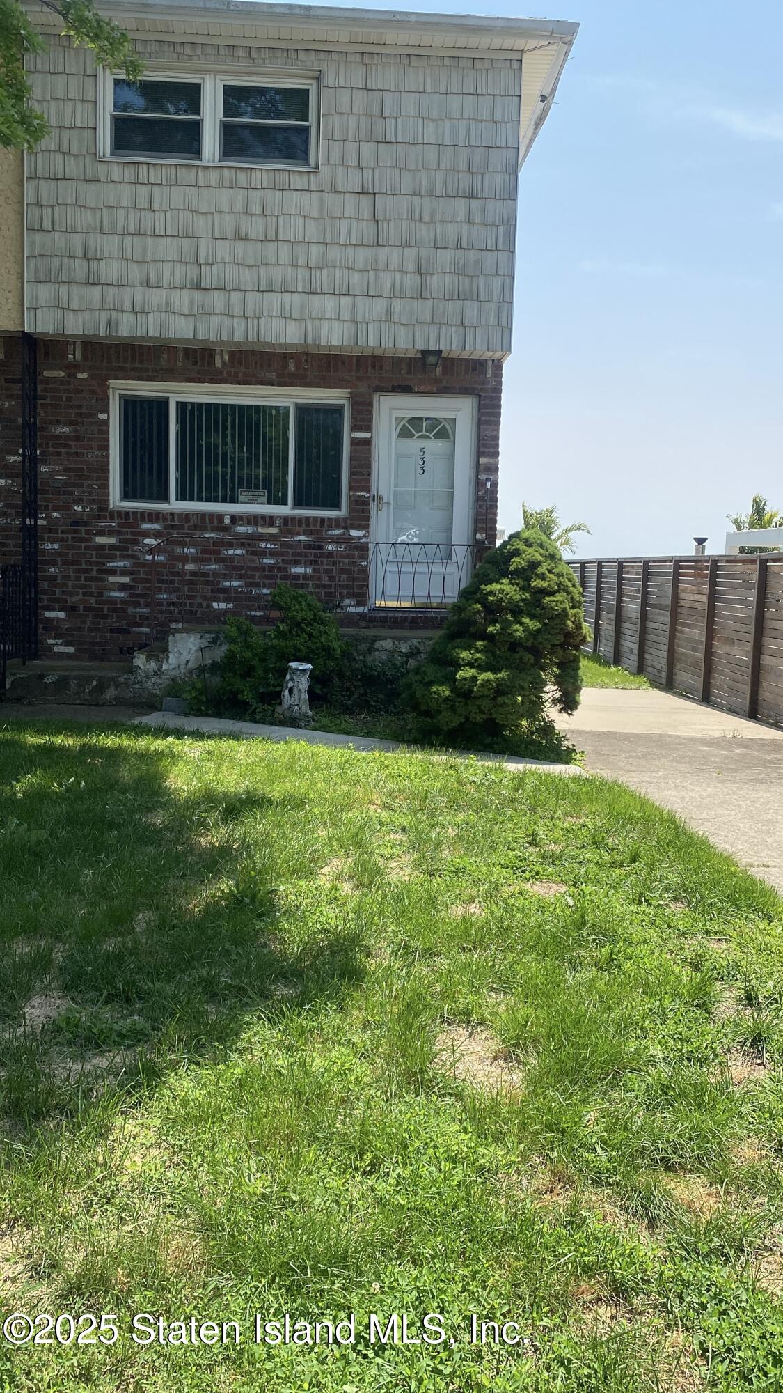 533 Tennyson Drive, Staten Island, New York image 3