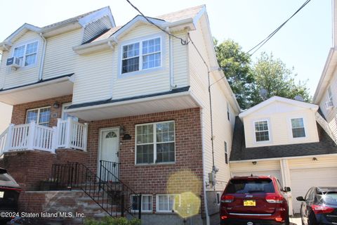 Photo of 334 Huguenot Avenue, Staten Island, NY 10312 (MLS # 2403307)