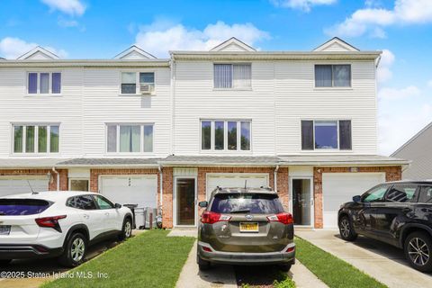 Photo of 517 Buel Avenue, Staten Island, NY 10305 (MLS # 2505762)
