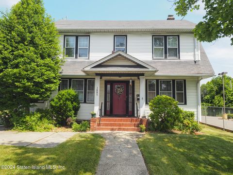 Photo of 3891 Amboy Road, Staten Island, NY 10308 (MLS # 2403798)