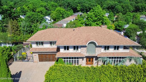 Photo of 64 Ridge Avenue, Staten Island, NY 10304 (MLS # 2403083)