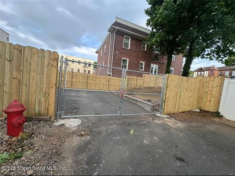 Photo of 145 Norma Place, Staten Island, NY 10301 (MLS # 2601347)