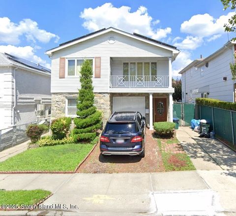 Photo of 557 Klondike Avenue Ave, Staten Island, NY 10314 (MLS # 2505568)