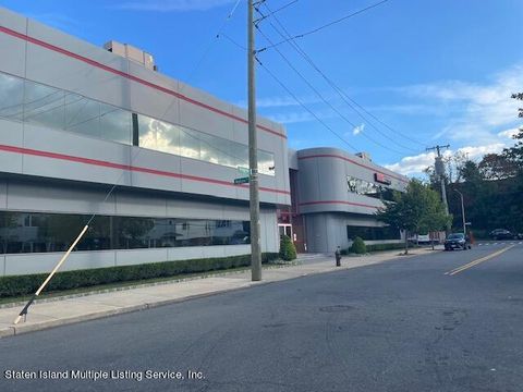 Photo of 651 Willowbrook Road #104, Staten Island, NY 10314 (MLS # 2400515)