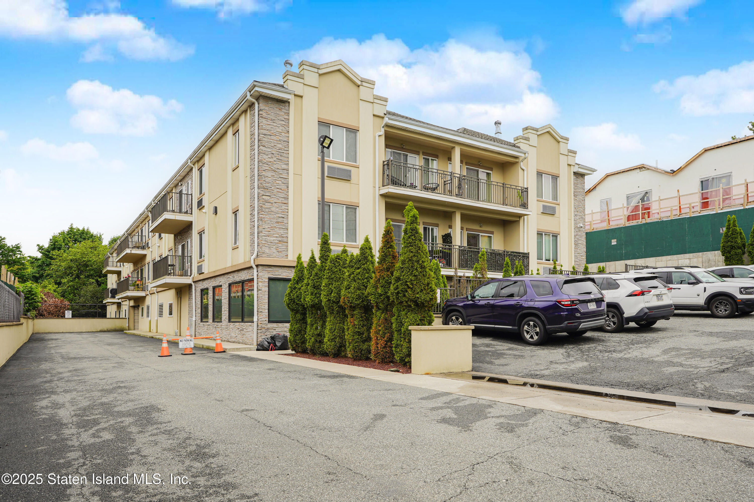1235 Forest Hill Road #2E, Staten Island, New York image 1