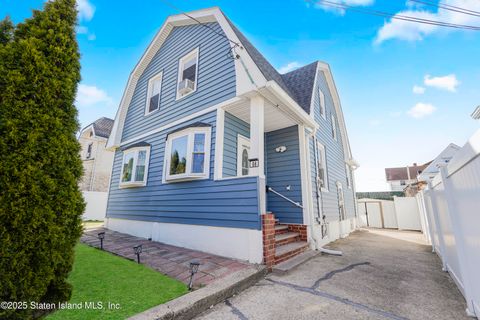 Photo of 66 Bodine Street, Staten Island, NY 10310 (MLS # 2501459)