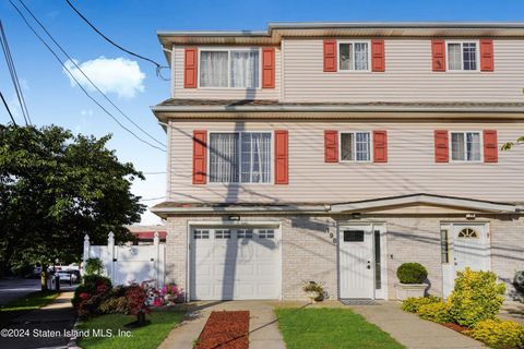 Photo of 198 Arthur Avenue, Staten Island, NY 10305 (MLS # 2404796)