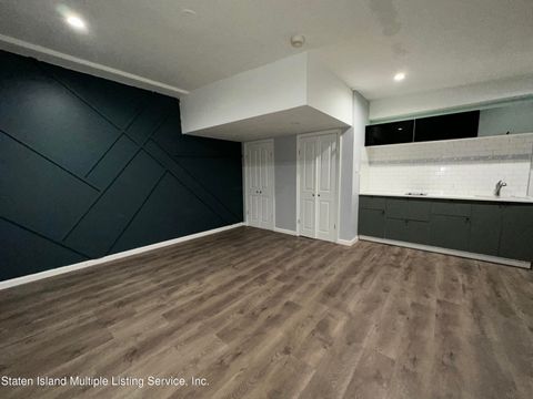 Photo of 318 Broadway Avenue #1, Staten Island, NY 10310 (MLS # 1158820)