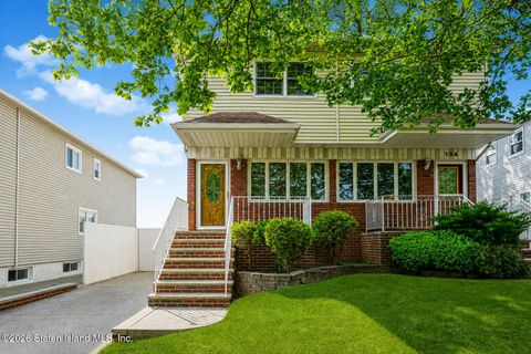 Photo of 152 Durant Avenue, Staten Island, NY 10306 (MLS # 2602680)