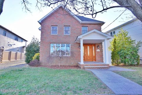 Single Family Residence in Staten Island NY 24 Sprague Avenue.jpg