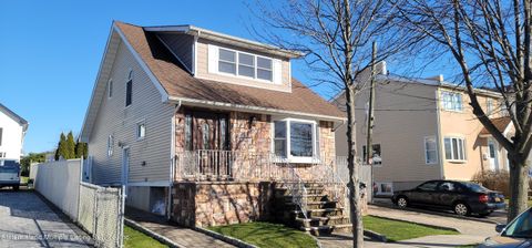 Photo of 123 Ridgewood Avenue, Staten Island, NY 10312 (MLS # 2401418)
