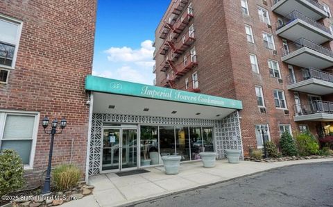 Photo of 55 Austin Place #5a, Staten Island, NY 10304 (MLS # 2506797)