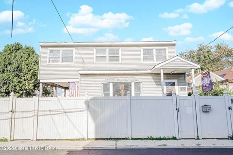 Photo of 29 Topping Street, Staten Island, NY 10306 (MLS # 2505878)
