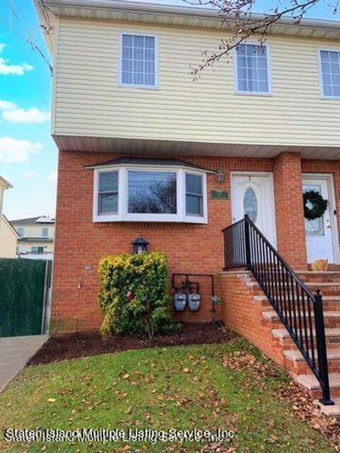 Photo of 112 Roswell Avenue, Staten Island, NY 10314 (MLS # 1157800)