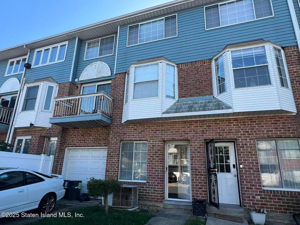 Photo of 190 Monahan Avenue, Staten Island, NY 10314 (MLS # 2506041)