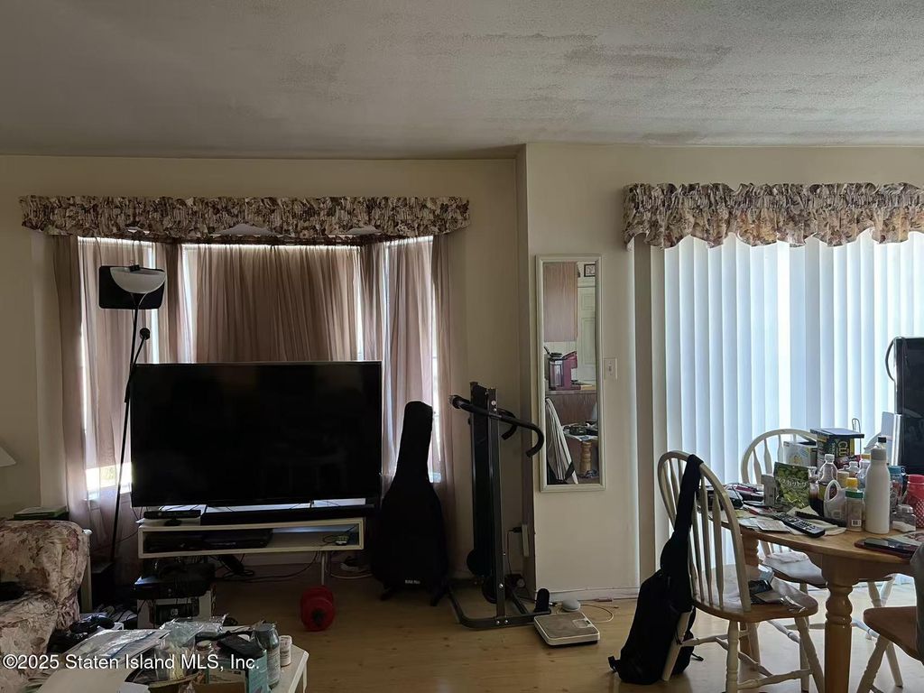 Photo of 190 Monahan Avenue, Staten Island, NY 10314 (MLS # 2506041)