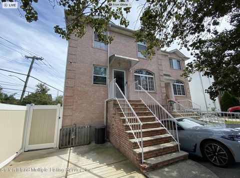 Photo of 497 Ridgewood Avenue, Staten Island, NY 10312 (MLS # 1164352)