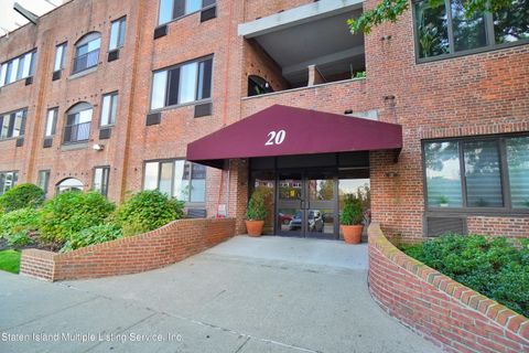 Photo of 20 Bay St Landing #1d, Staten Island, NY 10301 (MLS # 1160229)