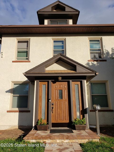 Photo of 27 Tompkins Circle, Staten Island, NY 10301 (MLS # 2501776)