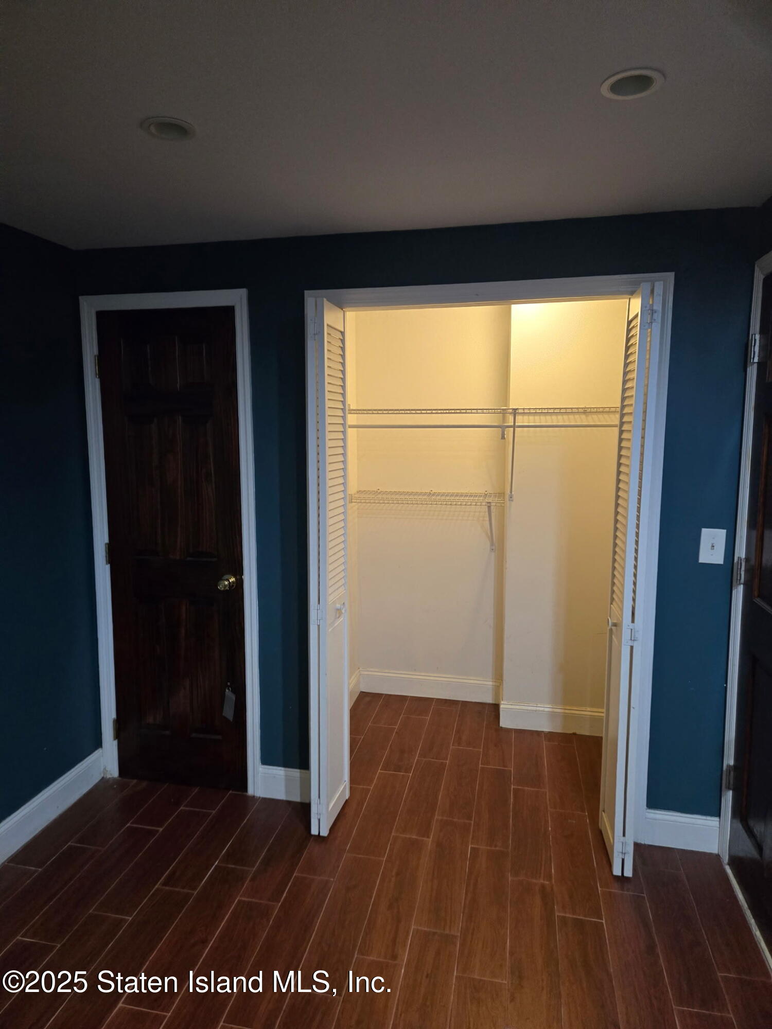 27 Tompkins Circle, Staten Island, New York image 11