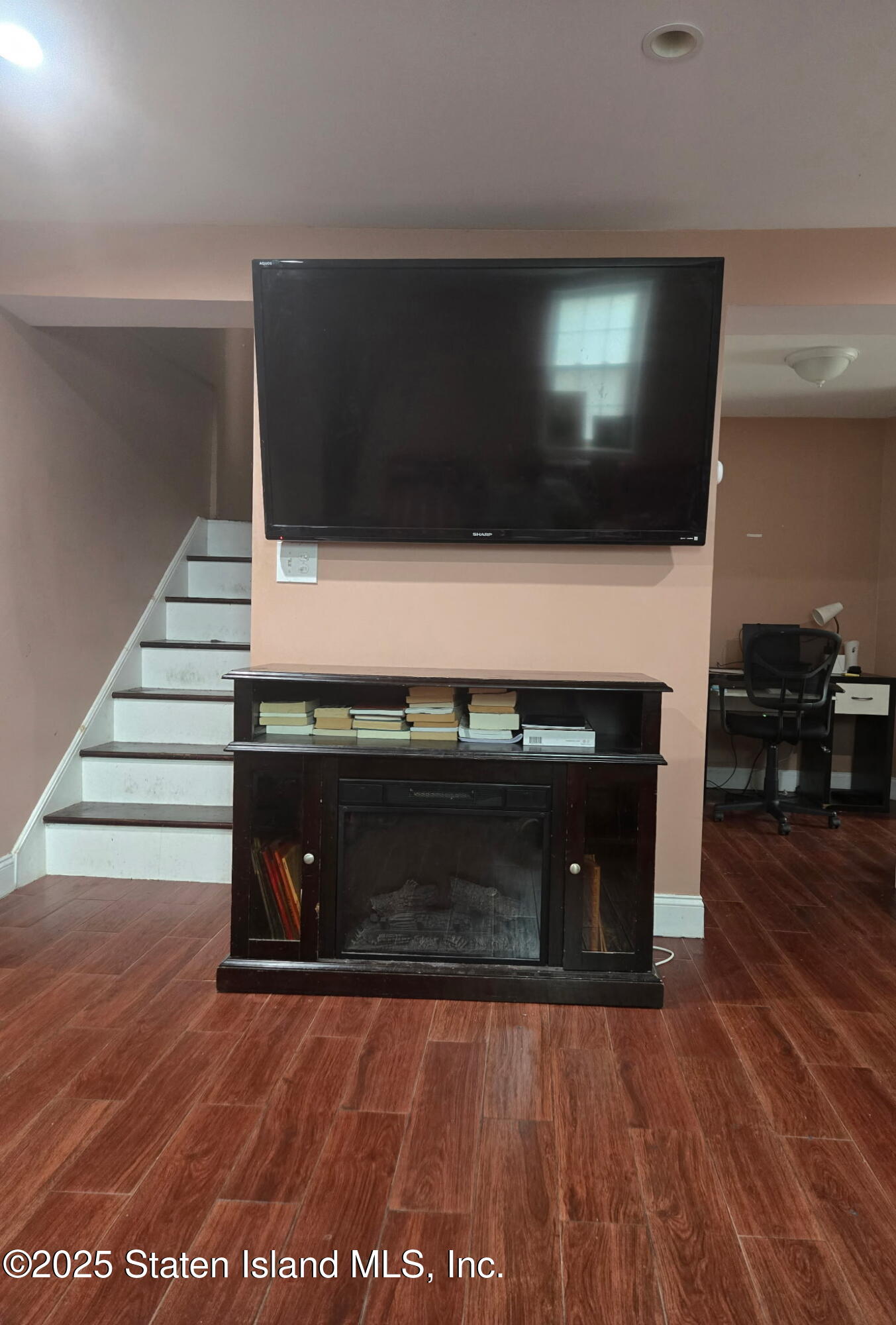 27 Tompkins Circle, Staten Island, New York image 13