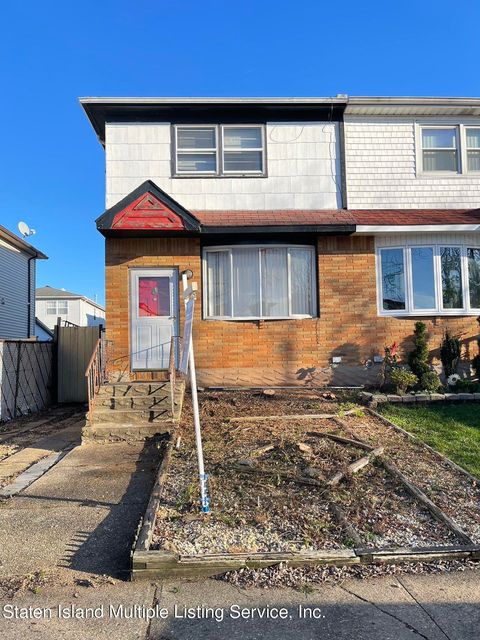 Photo of 15 Astor Avenue, Staten Island, NY 10314 (MLS # 1165882)