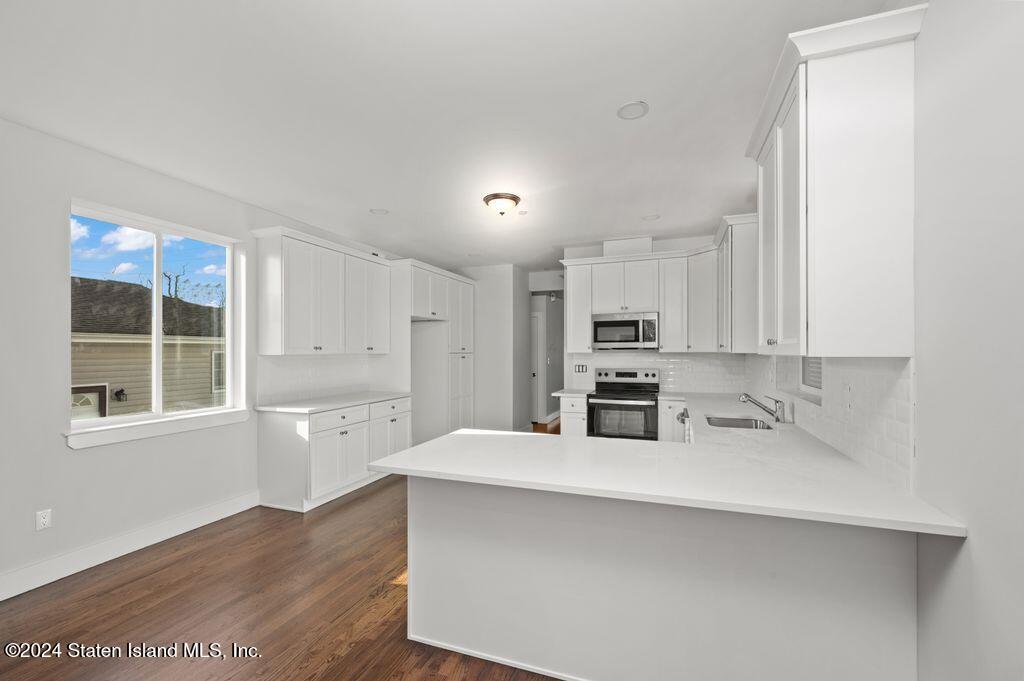 196 Wild Avenue, Staten Island, New York image 8