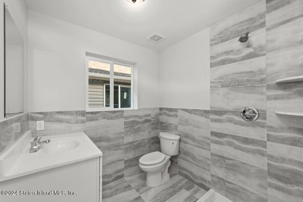 196 Wild Avenue, Staten Island, New York image 13